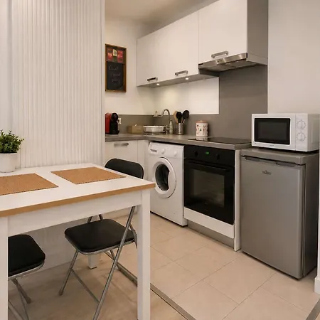 Baptiste - Lumineux Equipe • 2 Pers • Centre • Tram A Pied Appartement Grenoble